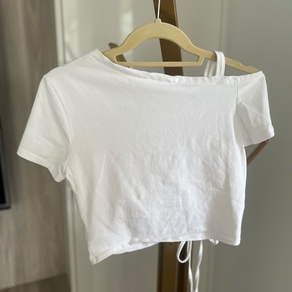 Superdown White Ruched Front T-Shirt - Picture 5 of 12